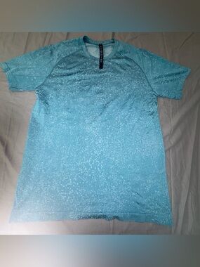 Lululemon metal vent tee